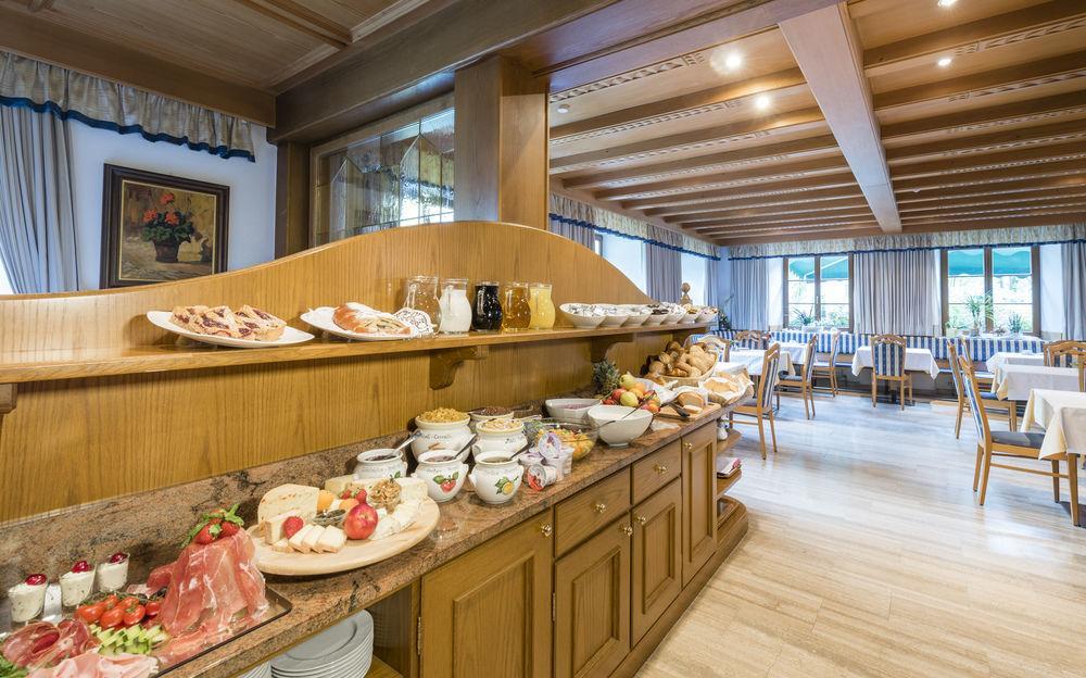 Lener Wirtshaus & Hotel カンポ・ディ・トレンス エクステリア 写真