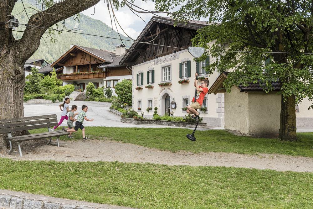 Lener Wirtshaus & Hotel カンポ・ディ・トレンス エクステリア 写真