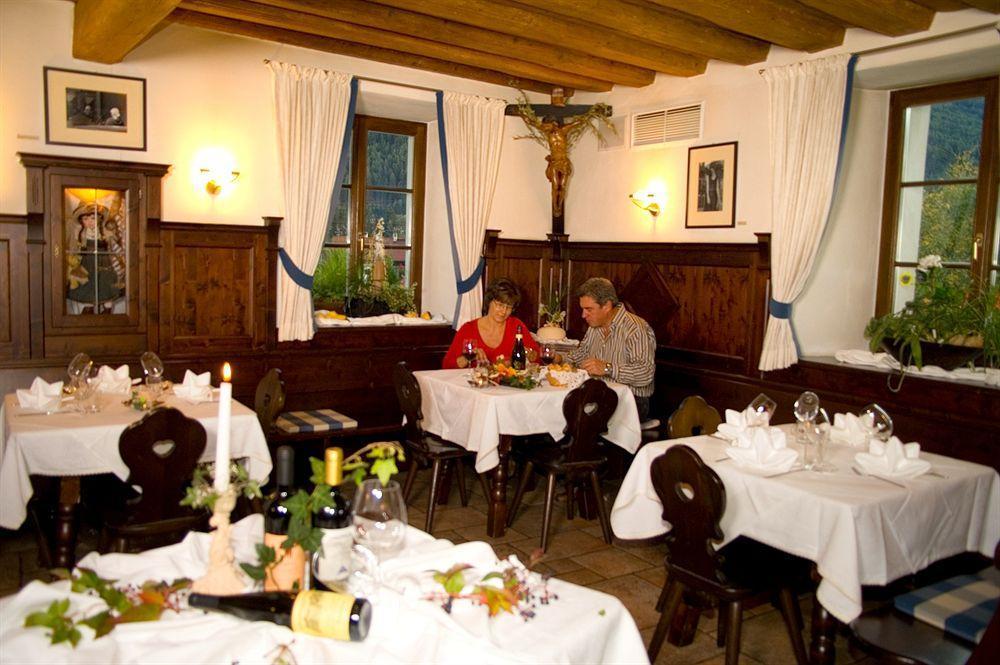 Lener Wirtshaus & Hotel カンポ・ディ・トレンス エクステリア 写真